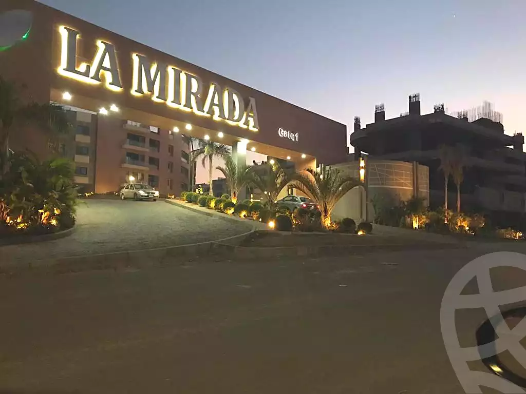 https://aqarmap.com.eg/ar/listing/2643200-projects-la-mirada-plaza