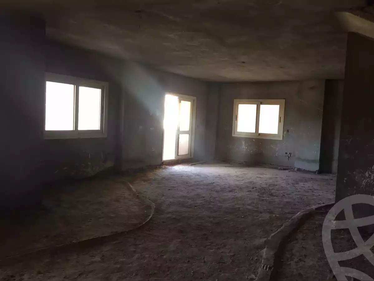 https://aqarmap.com.eg/ar/listing/2857639-for-sale-cairo-el-sheikh-zayed-city-compounds-in-sheikh-zayed-el-khamayel