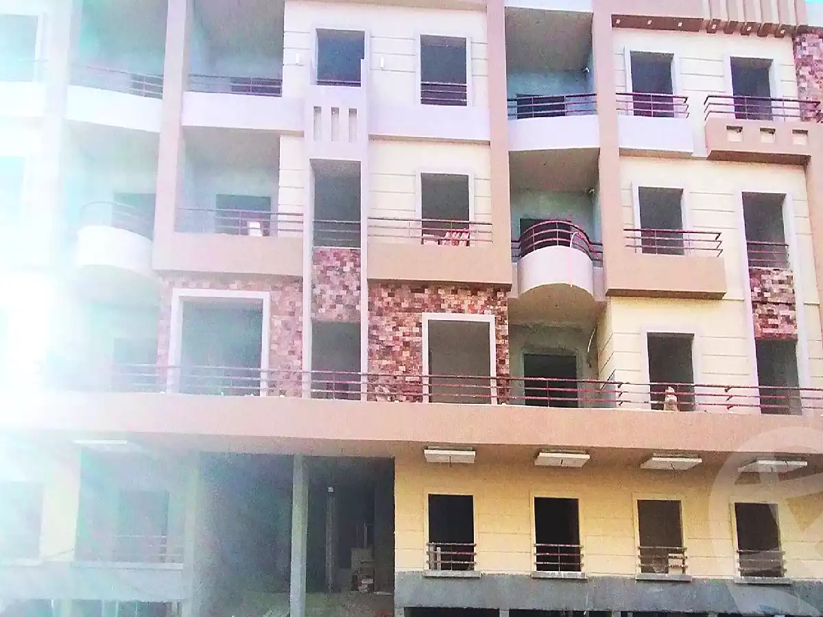 https://aqarmap.com.eg/ar/listing/2858759-projects-riviera-resort