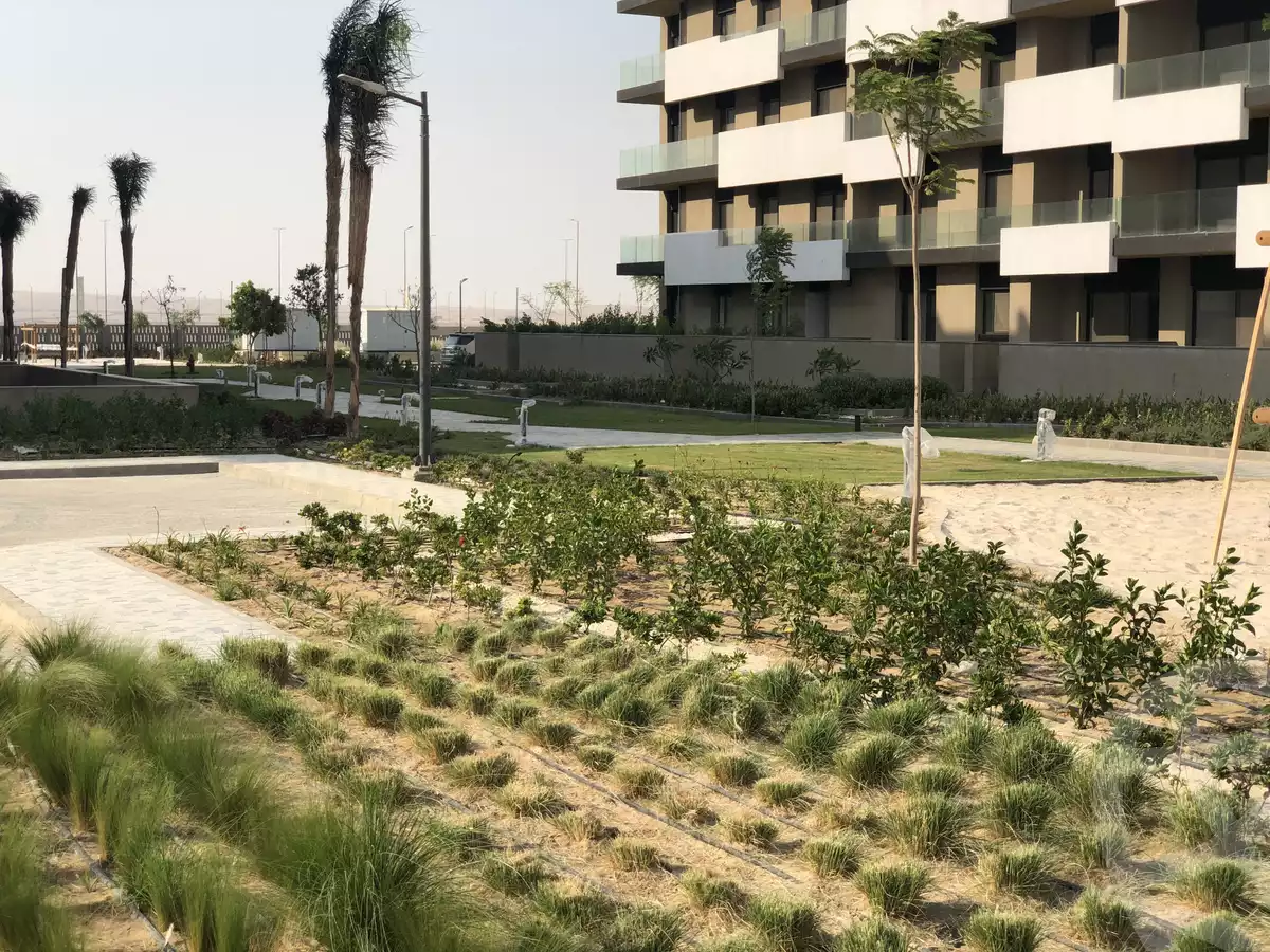 https://aqarmap.com.eg/ar/listing/3048673-for-sale-mdyn-lshrwq-compounds-alborouj
