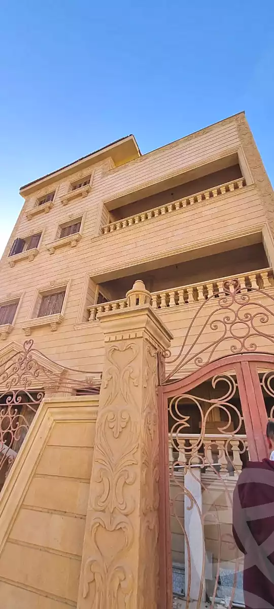 https://aqarmap.com.eg/ar/listing/3115400-for-rent-cairo-6th-of-october-featured-neighborhood-first-touristic-village