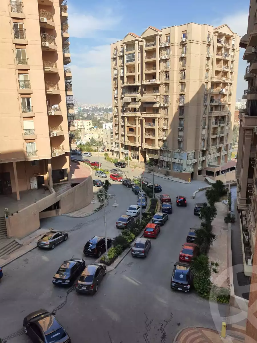 https://aqarmap.com.eg/en/listing/4091157-for-sale-cairo-mokattam-compounds-kmbwnd-bnwrm-ljbl-lkhdr