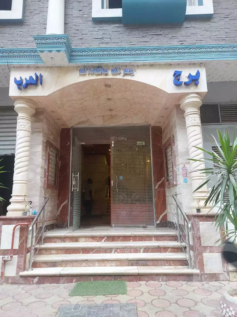https://aqarmap.com.eg/ar/listing/3611260-for-sale-cairo-shoubra-lkhlfwy-dolenat-st