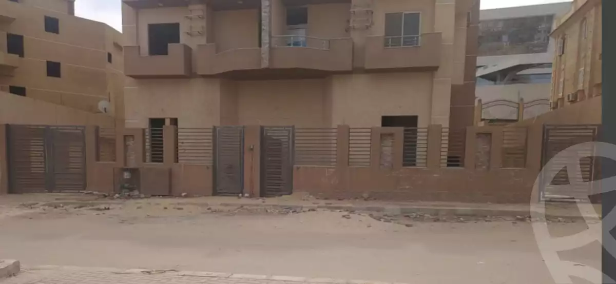 https://aqarmap.com.eg/ar/listing/3666483-for-sale-cairo-el-sheikh-zayed-city-el-hay-el-thaleth-ashaer-lhy-lthlth-shr