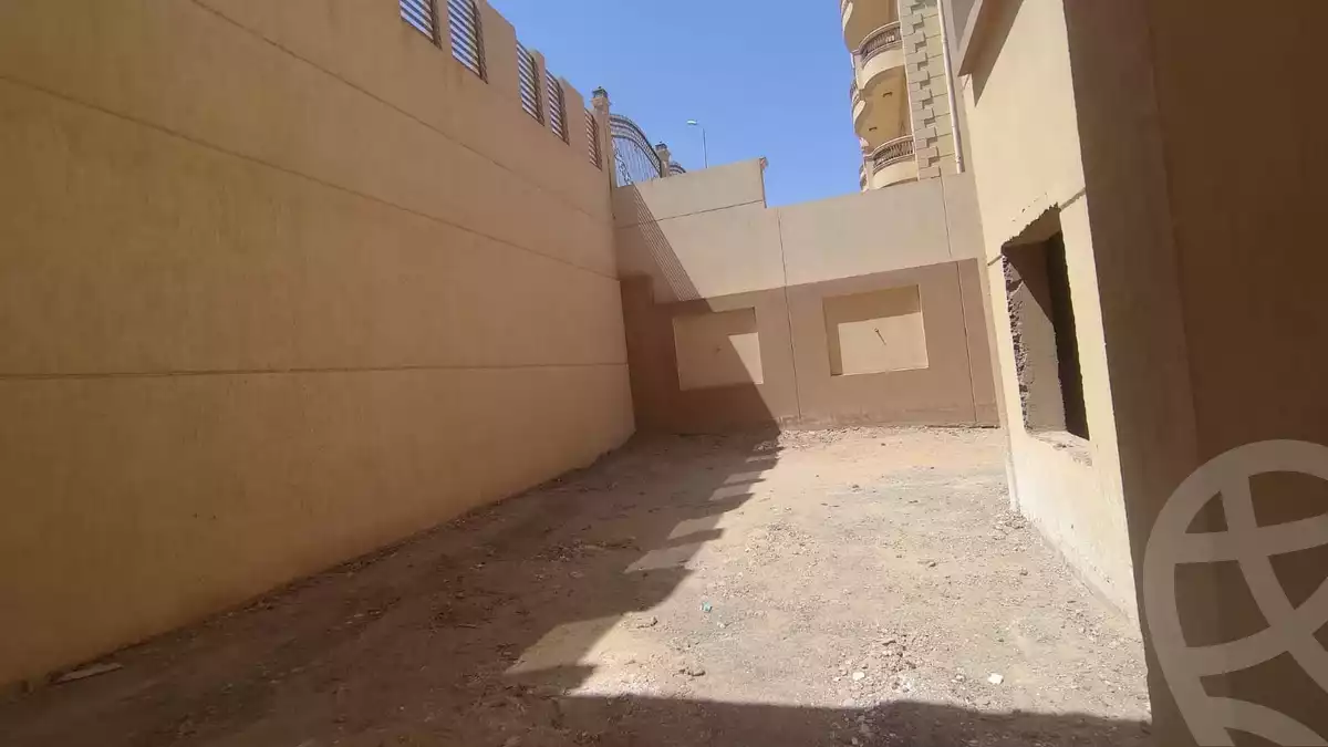 https://aqarmap.com.eg/ar/listing/3666483-for-sale-cairo-el-sheikh-zayed-city-el-hay-el-thaleth-ashaer-lhy-lthlth-shr