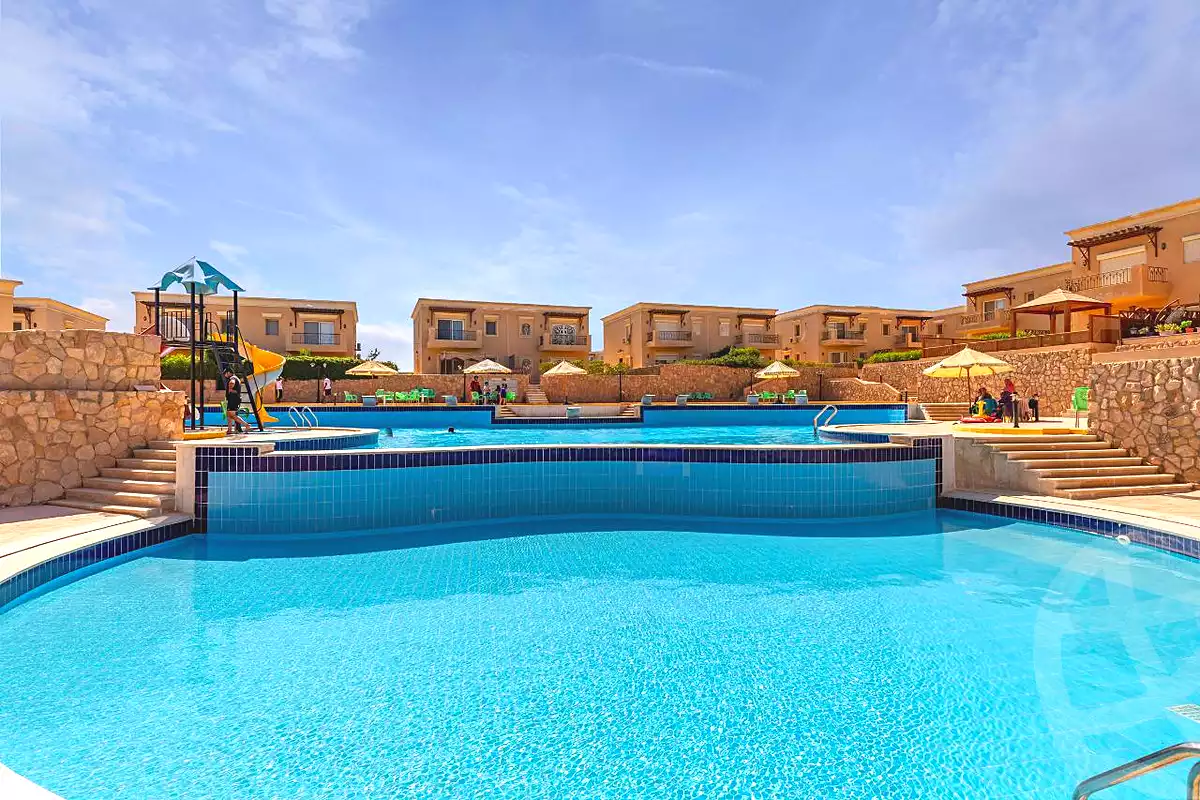 https://aqarmap.com.eg/ar/listing/6861696-for-sale-ain-elsokhna-resorts-hyfyn-bytsh-grb-lkhlyj-lltnmy-l-mrny