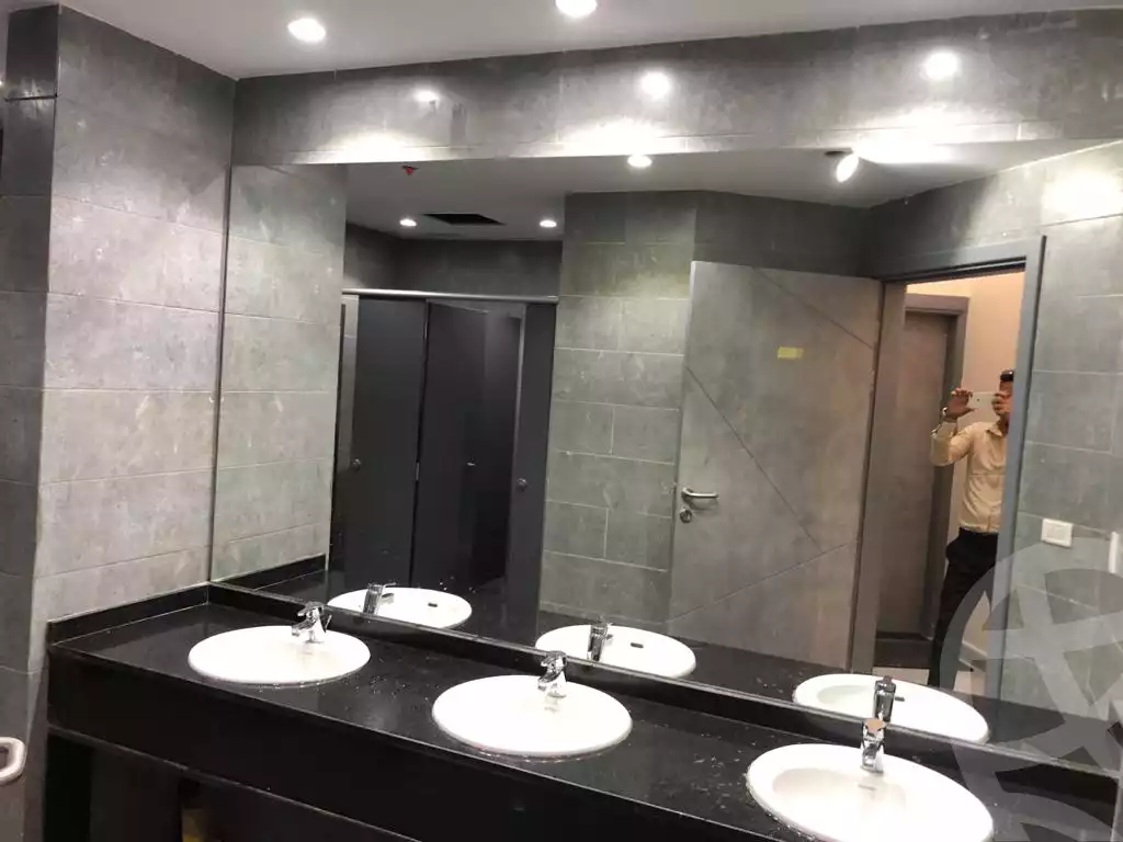 https://aqarmap.com.eg/ar/listing/3506117-for-rent-cairo-new-cairo-mohammed-nagib-axis-st