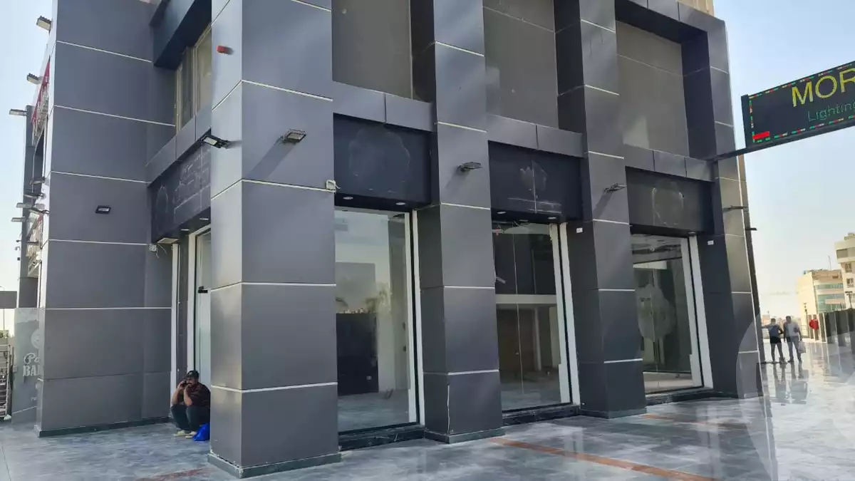https://aqarmap.com.eg/ar/listing/3530554-for-rent-cairo-new-cairo-ltjm-lkhms-90th-street-90th:-between-mountain-view-roundabout-and-auc