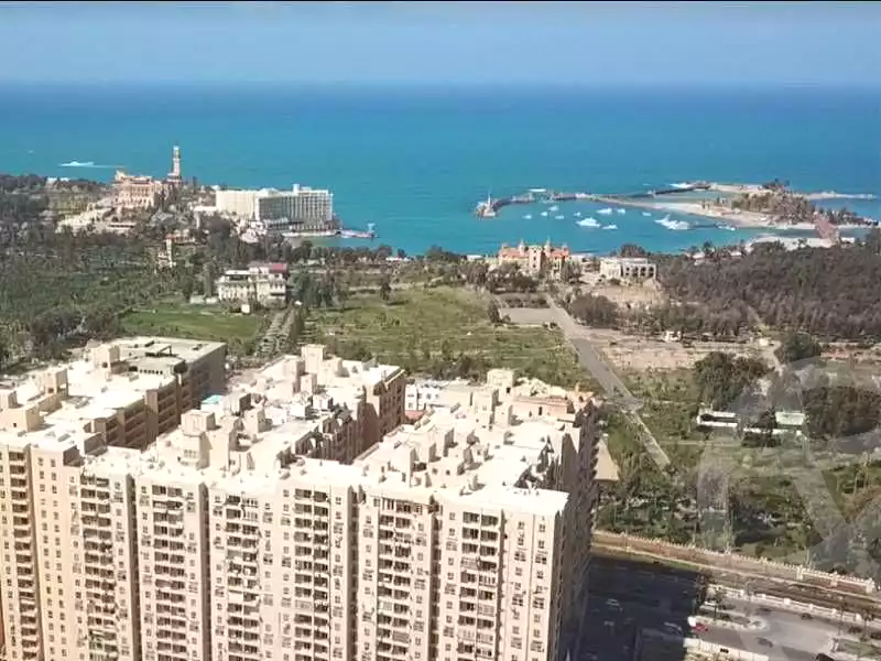 https://aqarmap.com.eg/ar/listing/2839978-projects-royal-plaza