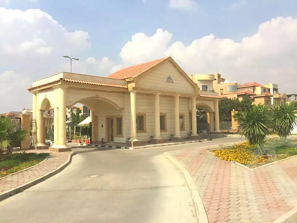 https://aqarmap.com.eg/ar/listing/3614084-for-sale-cairo-new-cairo-ltjm-lkhms-other-neighborhoods-in-ahyaa-el-tagmoa