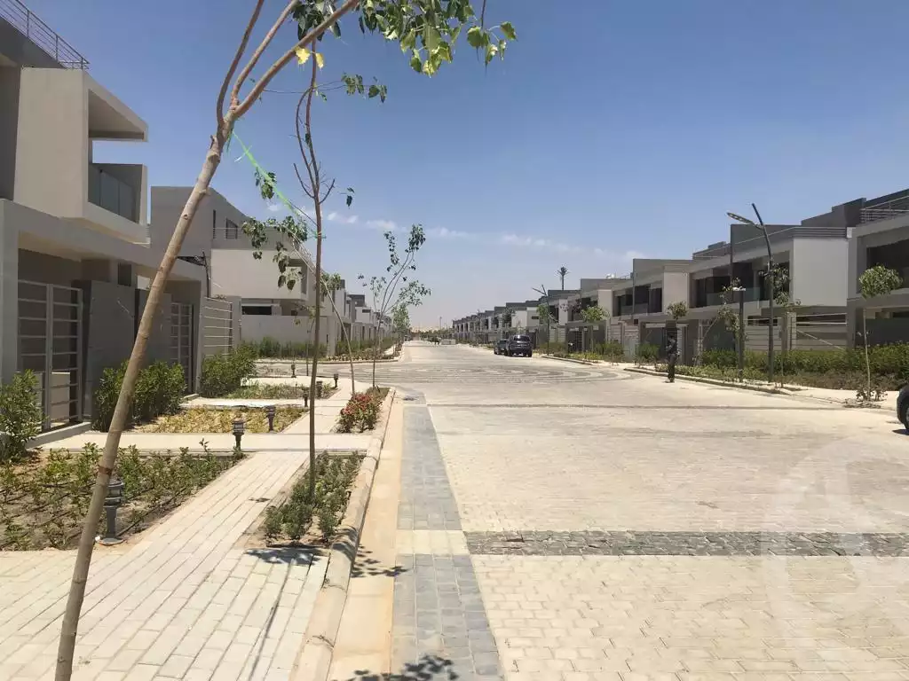 https://aqarmap.com.eg/ar/listing/3614935-for-sale-cairo-el-sheikh-zayed-city-compounds-in-sheikh-zayed-el-patio-zahraa