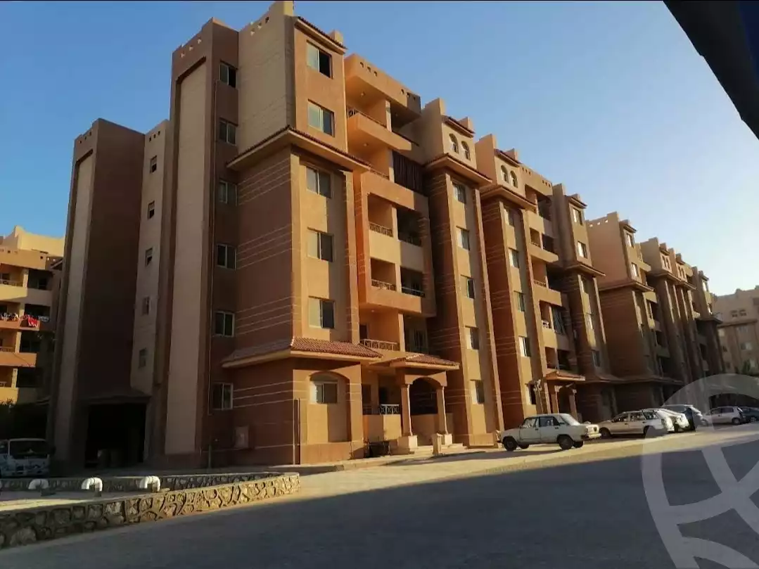 https://aqarmap.com.eg/ar/listing/3984596-for-sale-cairo-6th-of-october-compounds-kmbwnd-lkmyly