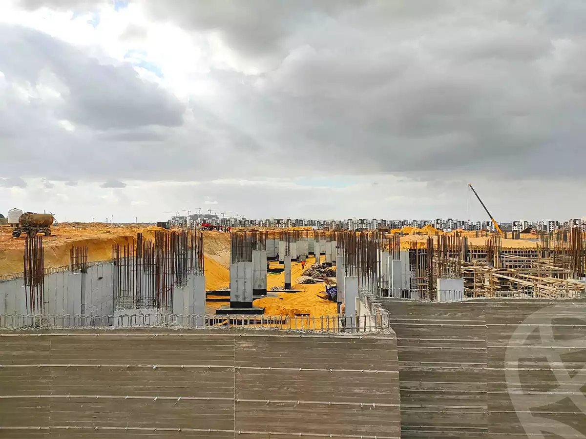 https://aqarmap.com.eg/ar/listing/3632858-for-sale-cairo-el-sheikh-zayed-city-compounds-kmbwnd-fyldj-wyst-dr-llttwyr