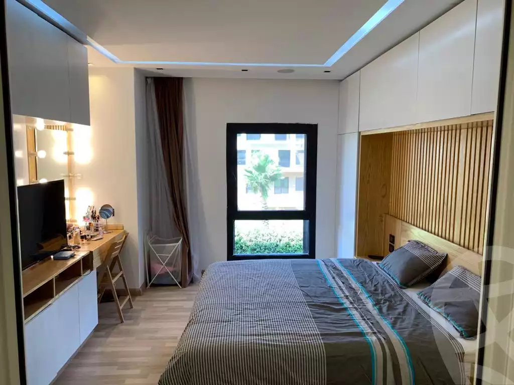 https://aqarmap.com.eg/ar/listing/3680054-for-rent-cairo-el-sheikh-zayed-city-compounds-kmbwnd-wyst-twn-swdyk