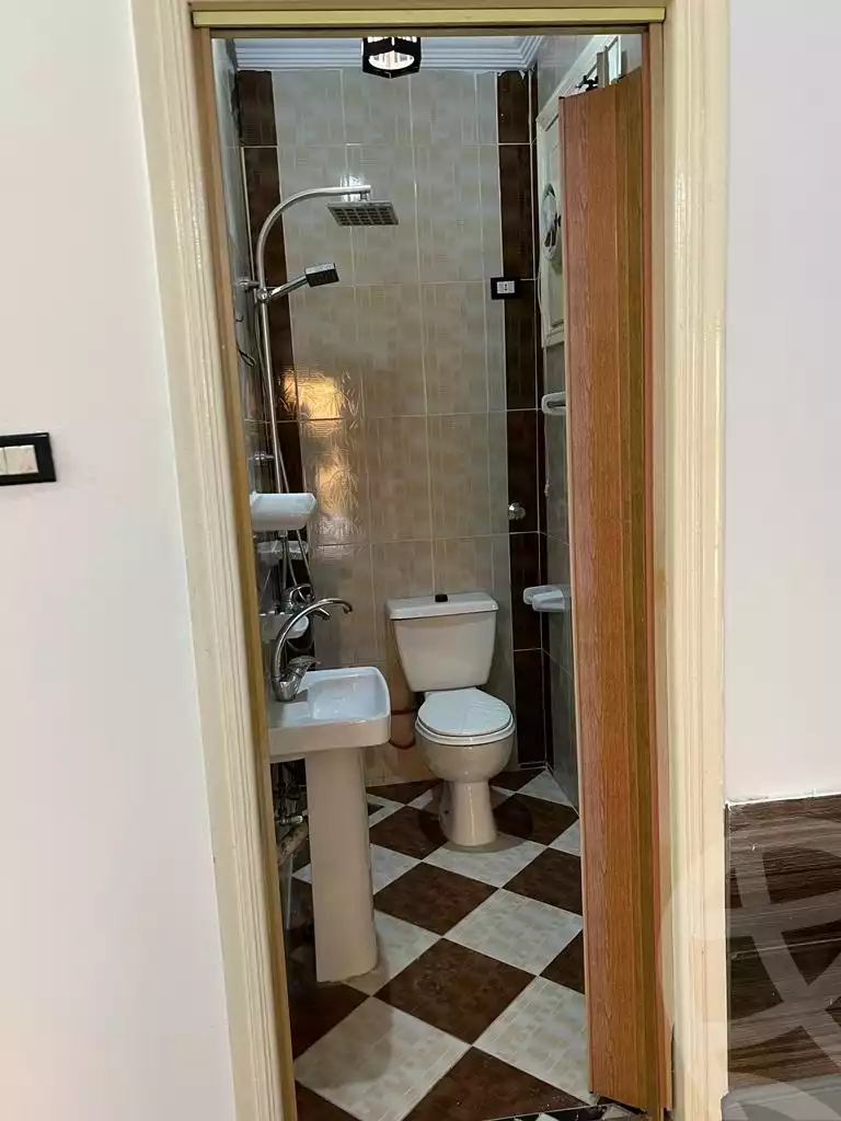 https://aqarmap.com.eg/en/listing/3996077-for-rent-cairo-new-cairo-el-banafsg-el-banafsag-12