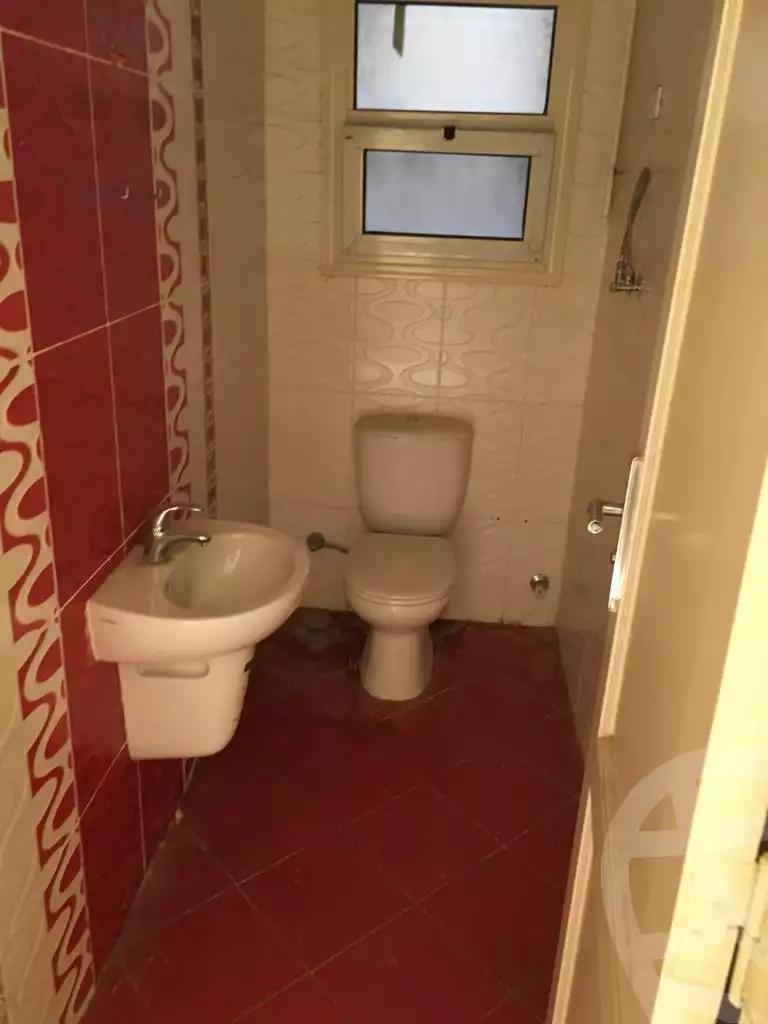 https://aqarmap.com.eg/ar/listing/3688767-for-rent-cairo-new-cairo-compounds-ritaj