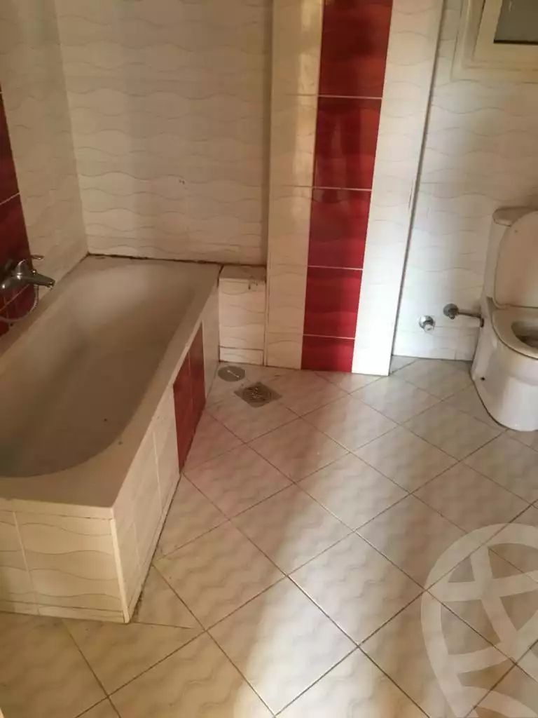 https://aqarmap.com.eg/ar/listing/3688767-for-rent-cairo-new-cairo-compounds-ritaj