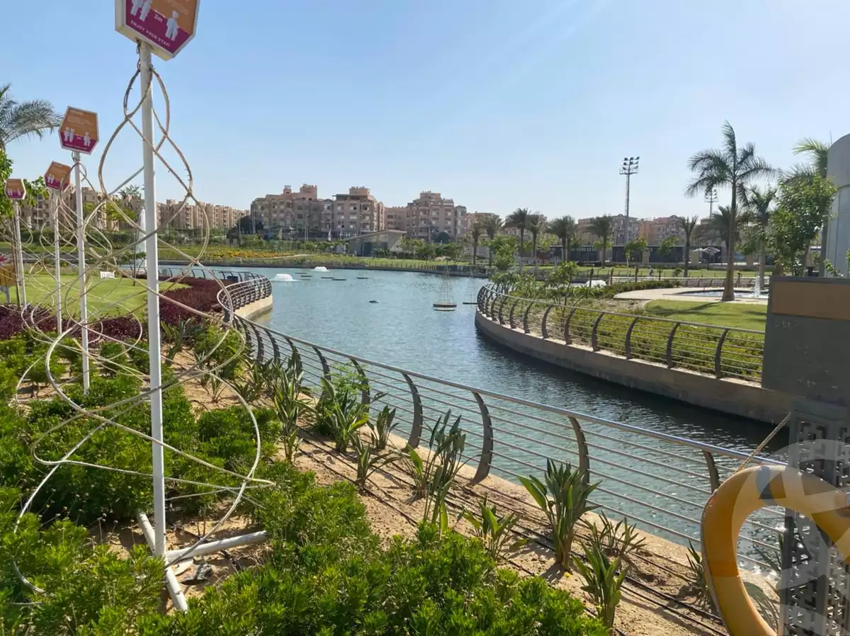 https://aqarmap.com.eg/ar/listing/3696797-for-sale-cairo-el-sheikh-zayed-city-compounds-brj-zyd-wr-llttwyr