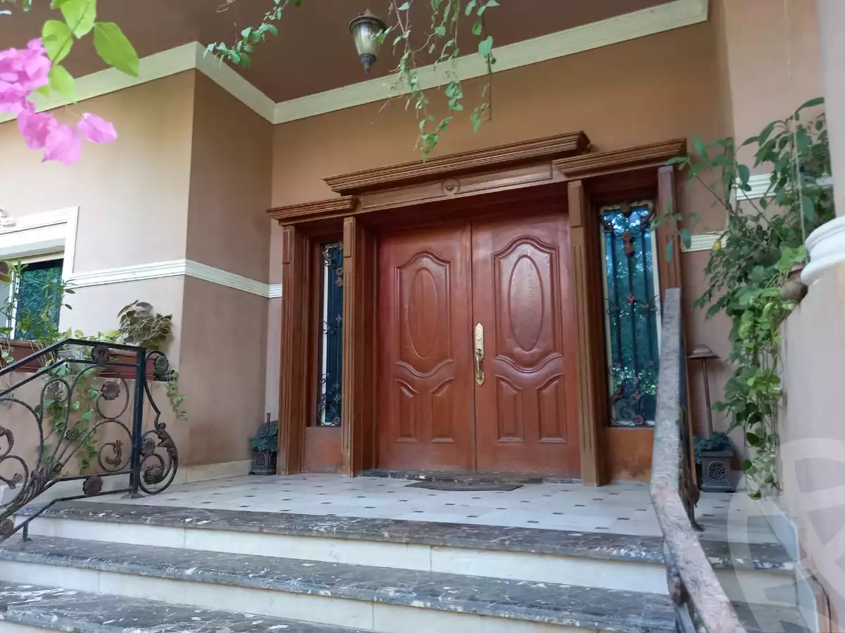 https://aqarmap.com.eg/en/listing/4128581-for-sale-cairo-new-cairo-compounds-moon-valley