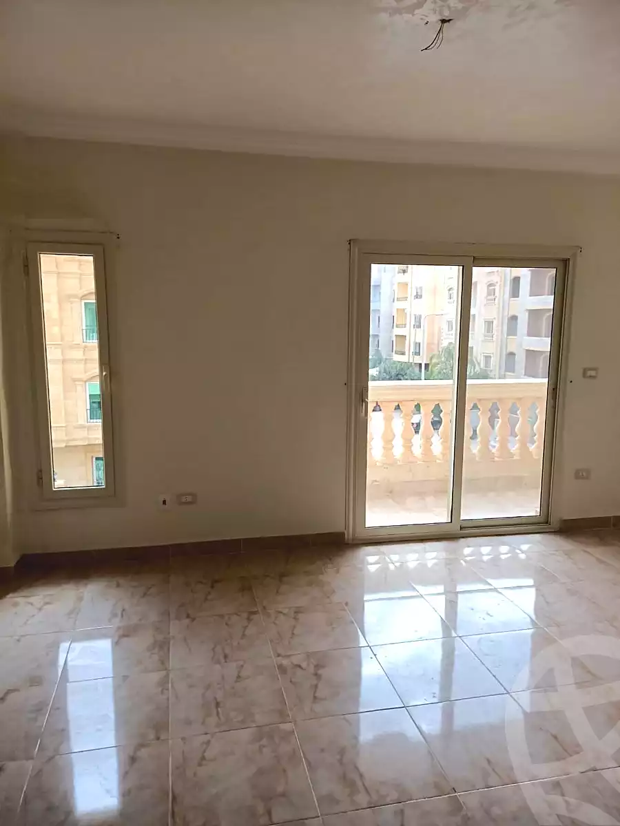 https://aqarmap.com.eg/ar/listing/3725397-for-rent-cairo-new-cairo-south-investors-mohammed-nagib-axis-st