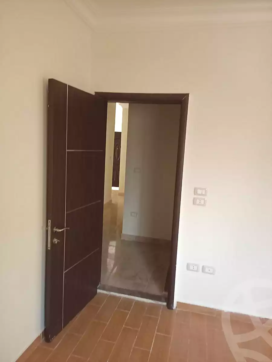 https://aqarmap.com.eg/ar/listing/3725397-for-rent-cairo-new-cairo-south-investors-mohammed-nagib-axis-st