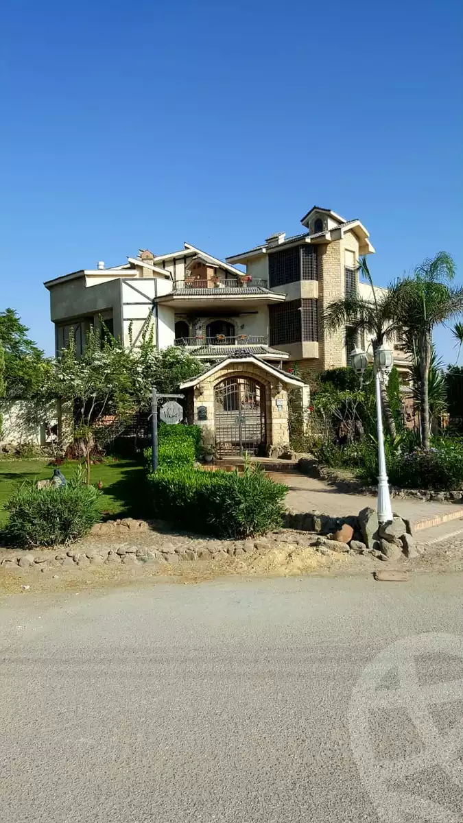 https://aqarmap.com.eg/ar/listing/3743381-for-sale-cairo-6th-of-october-tryq-wsl-dhshwr