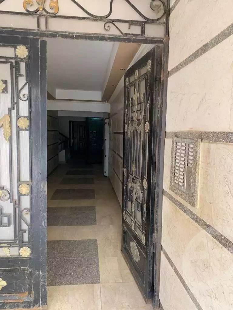 https://aqarmap.com.eg/en/listing/4273443-for-sale-cairo-helwan-kwrnysh-hlwn