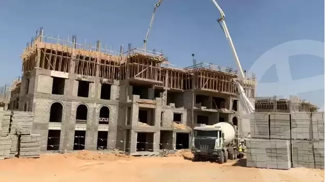 https://aqarmap.com.eg/ar/listing/3755940-for-sale-cairo-el-sheikh-zayed-city-compounds-kmbwnd-fyldj-wyst-dr-llttwyr