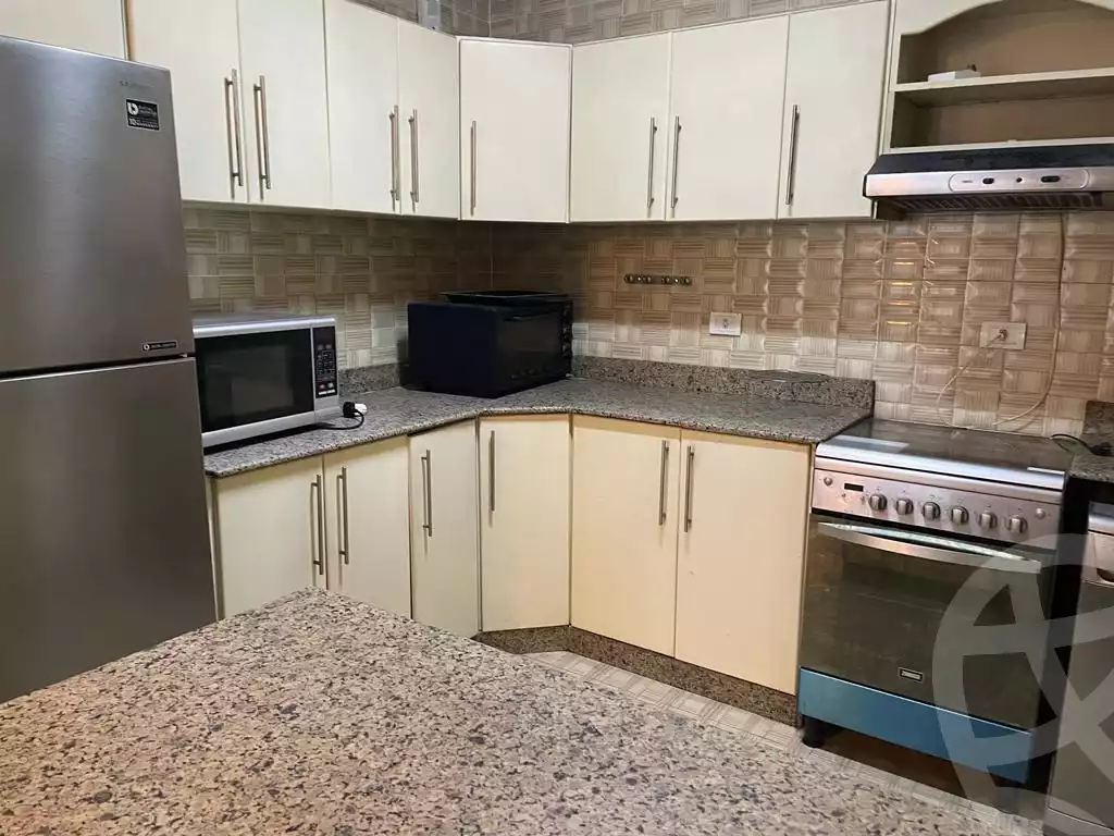 https://aqarmap.com.eg/ar/listing/3788710-for-rent-cairo-el-sheikh-zayed-city-compounds-kmbwnd-wyst-twn-swdyk