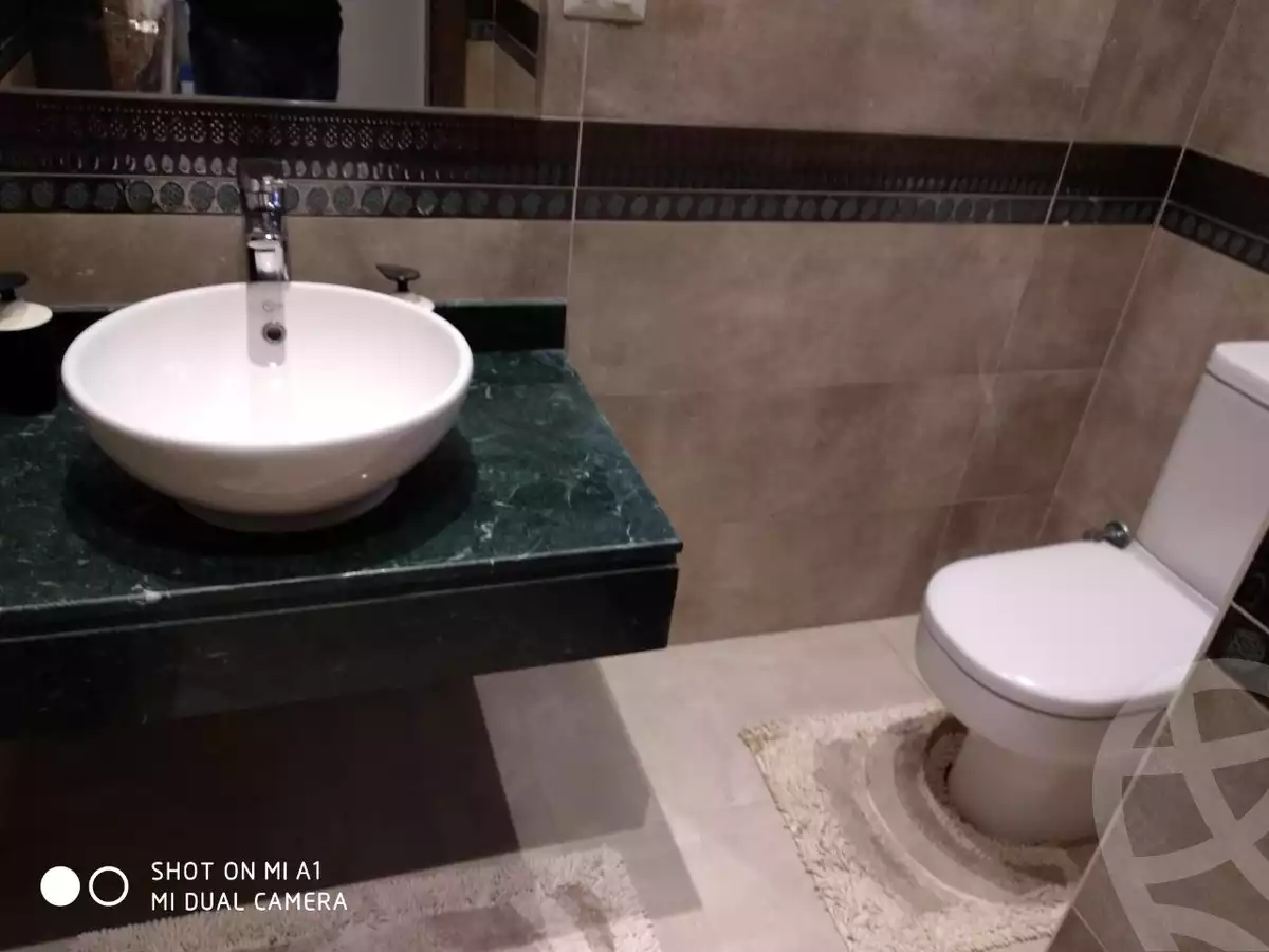 https://aqarmap.com.eg/ar/listing/3788710-for-rent-cairo-el-sheikh-zayed-city-compounds-kmbwnd-wyst-twn-swdyk