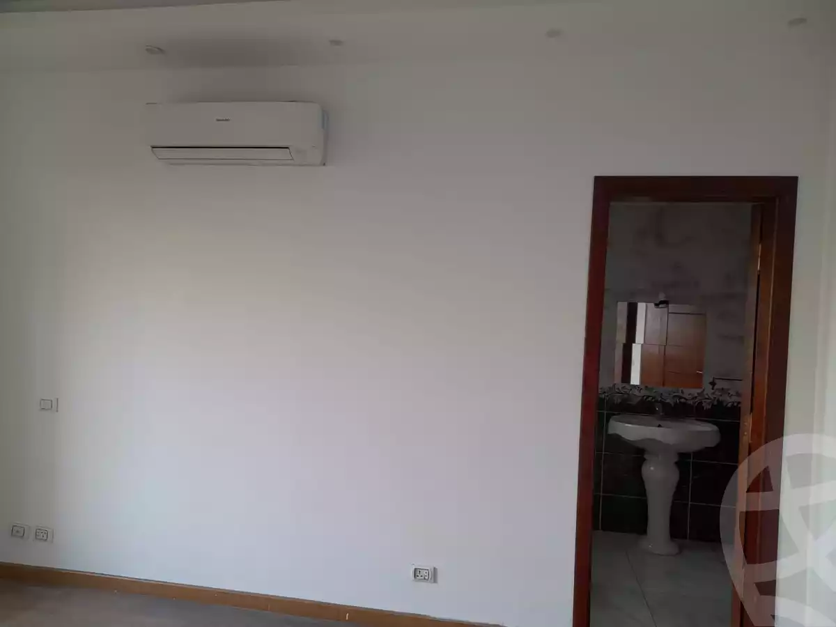 https://aqarmap.com.eg/ar/listing/3791453-for-sale-cairo-el-sheikh-zayed-city-compounds-in-sheikh-zayed-casa