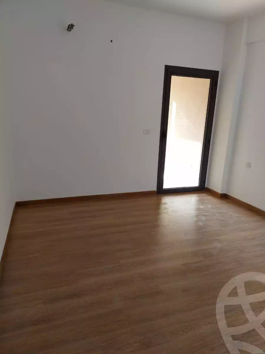 https://aqarmap.com.eg/ar/listing/3798352-for-rent-cairo-new-cairo-compounds-fifth-square