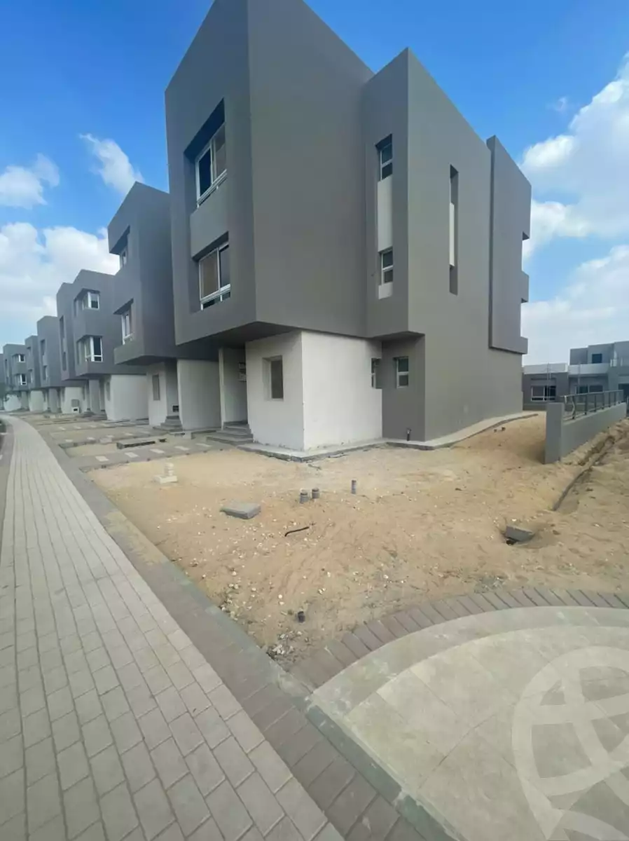 https://aqarmap.com.eg/en/listing/4124907-for-sale-cairo-el-sheikh-zayed-city-compounds-in-sheikh-zayed-etapa