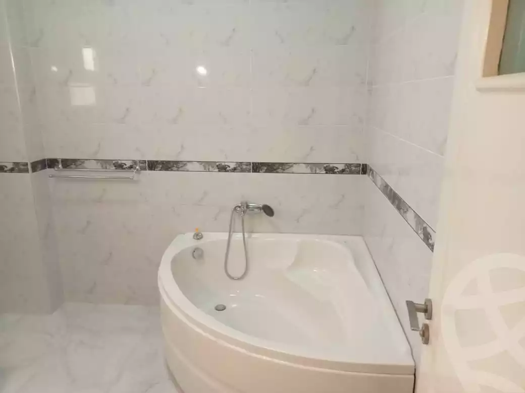 https://aqarmap.com.eg/ar/listing/3808311-for-rent-cairo-new-cairo-south-investors-mohammed-nagib-axis-st