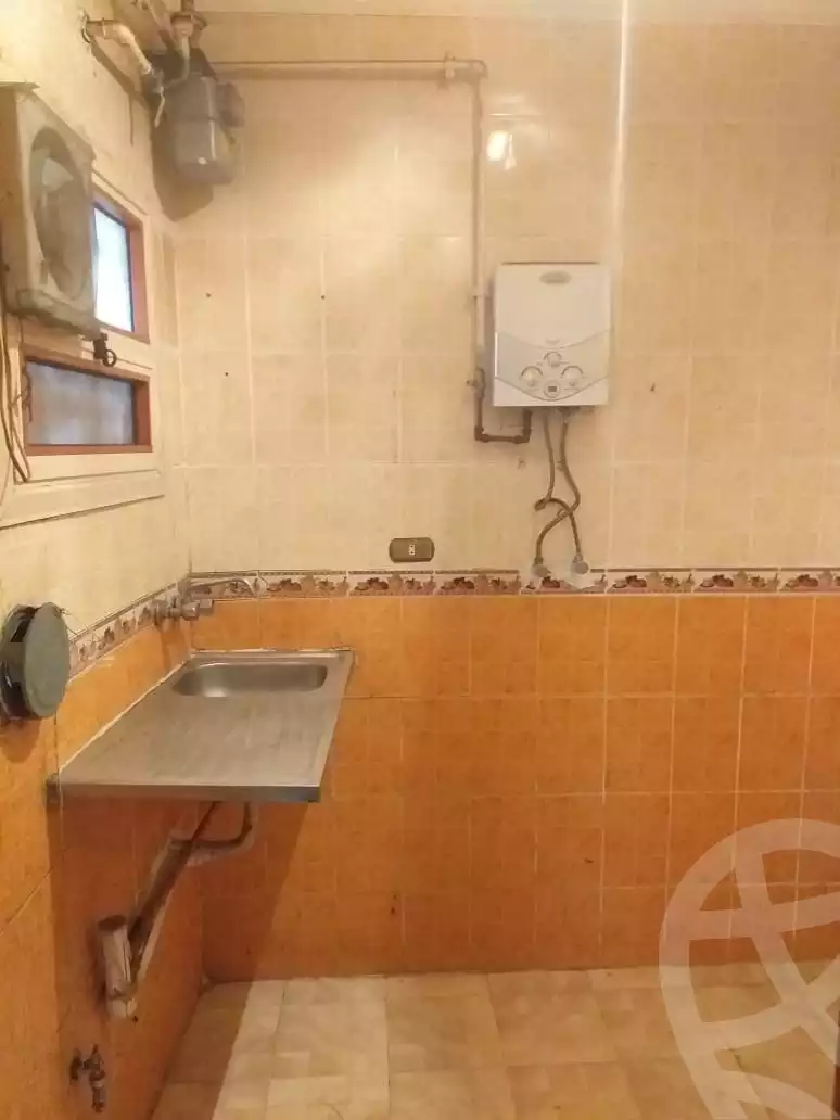https://aqarmap.com.eg/ar/listing/4265638-for-rent-cairo-6th-of-october-ganob-el-ahyaaa-housing-63m-abu-el-wafa