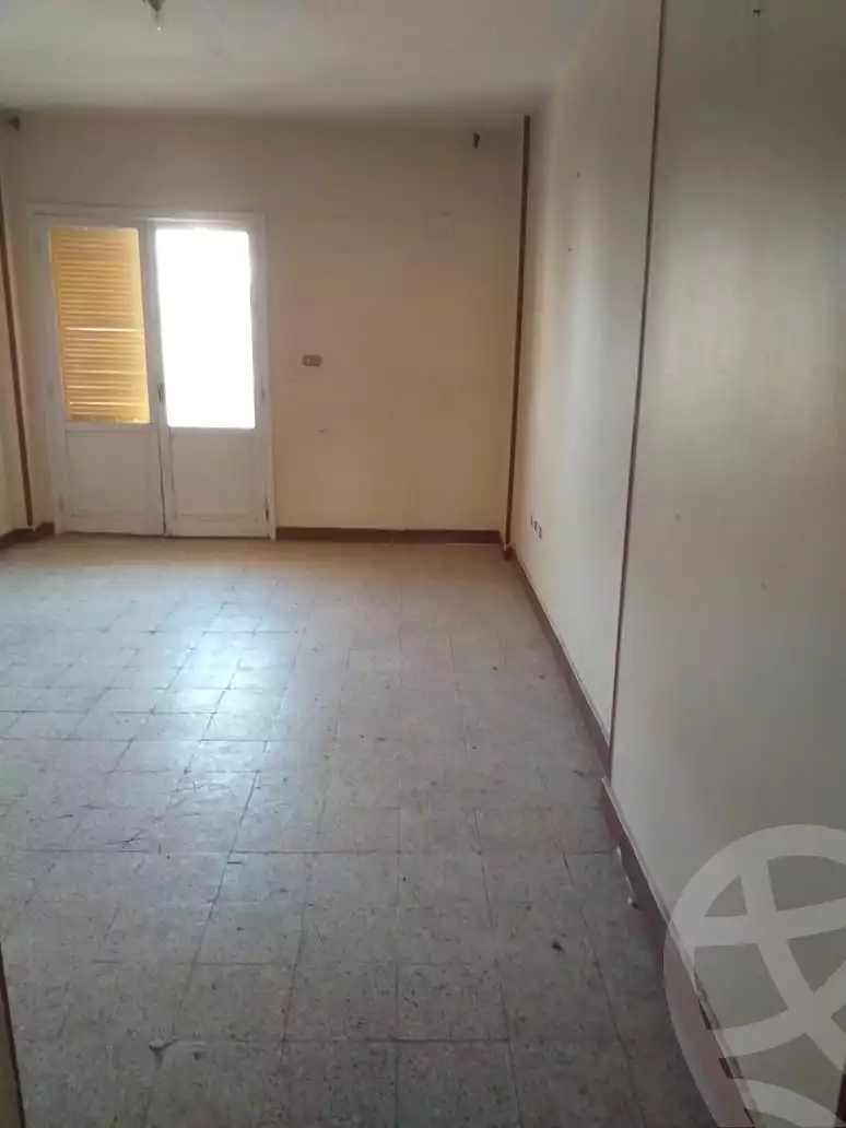 https://aqarmap.com.eg/ar/listing/4265638-for-rent-cairo-6th-of-october-ganob-el-ahyaaa-housing-63m-abu-el-wafa