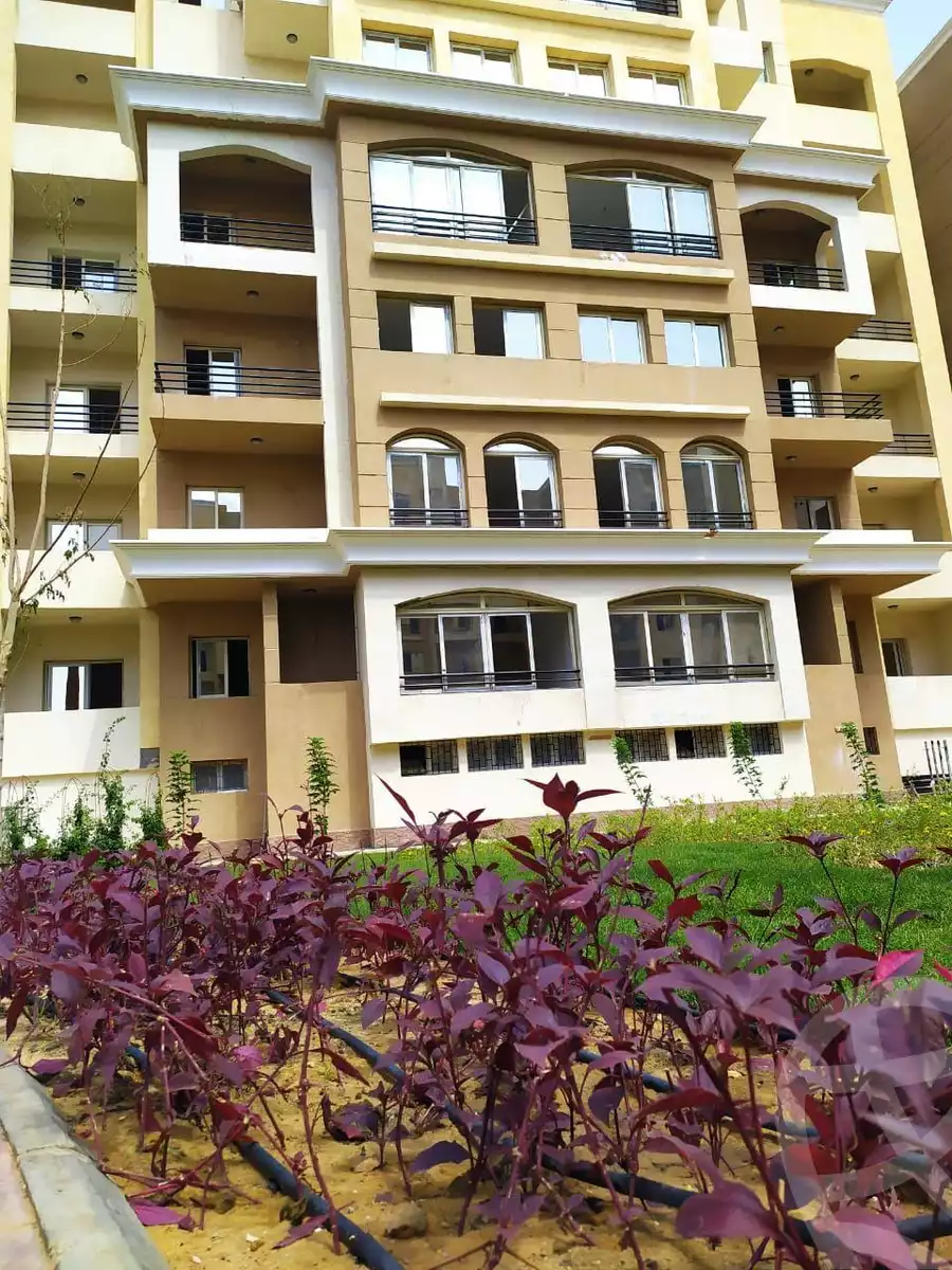 https://aqarmap.com.eg/ar/listing/3820599-for-sale-cairo-new-administrative-capital-r3-lmqsd-mamsha-views