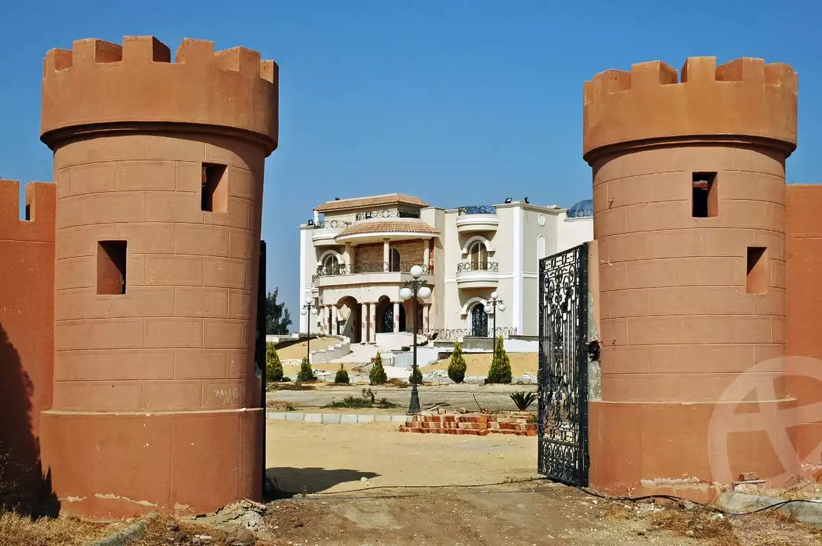 https://aqarmap.com.eg/ar/listing/3829867-for-sale-cairo-alex-cairo-desert-road-mdyn-sfnks-ljdyd