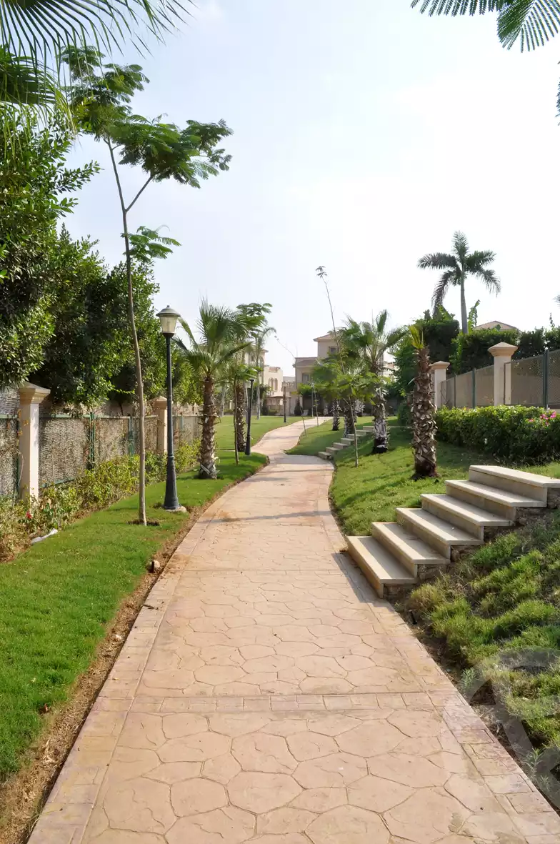 https://aqarmap.com.eg/ar/listing/3843743-for-sale-cairo-el-sheikh-zayed-city-compounds-greens