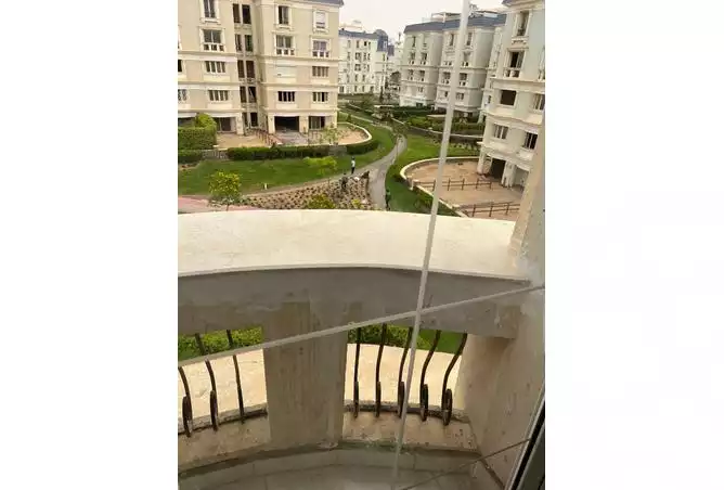 https://aqarmap.com.eg/ar/listing/3852119-for-rent-cairo-new-cairo-compounds-mountain-view-hyde-park