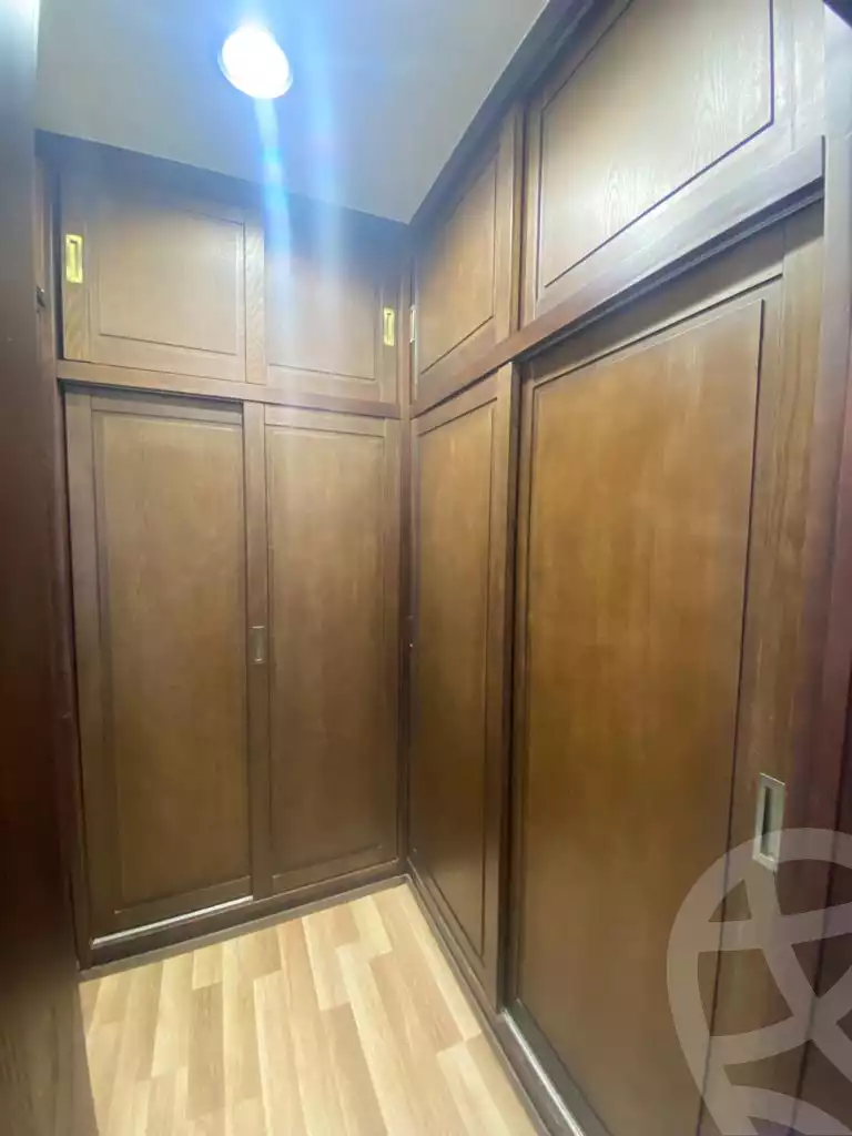 https://aqarmap.com.eg/ar/listing/3854335-for-rent-cairo-el-sheikh-zayed-city-compounds-kmbwnd-wyst-twn-swdyk
