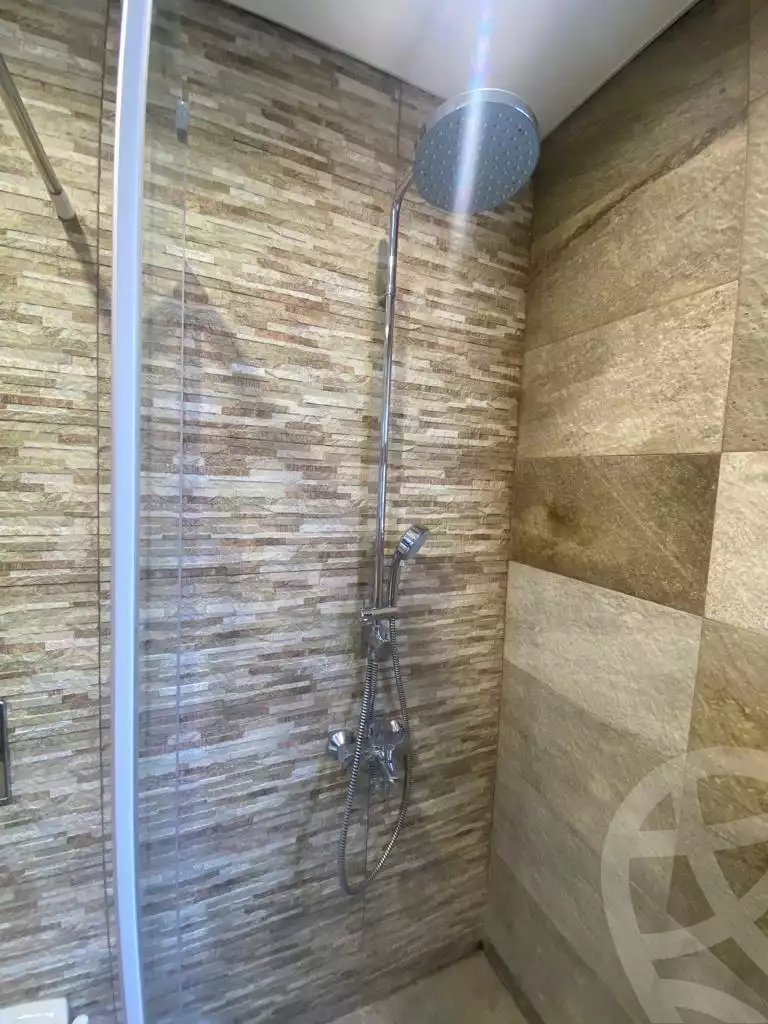 https://aqarmap.com.eg/ar/listing/3854335-for-rent-cairo-el-sheikh-zayed-city-compounds-kmbwnd-wyst-twn-swdyk