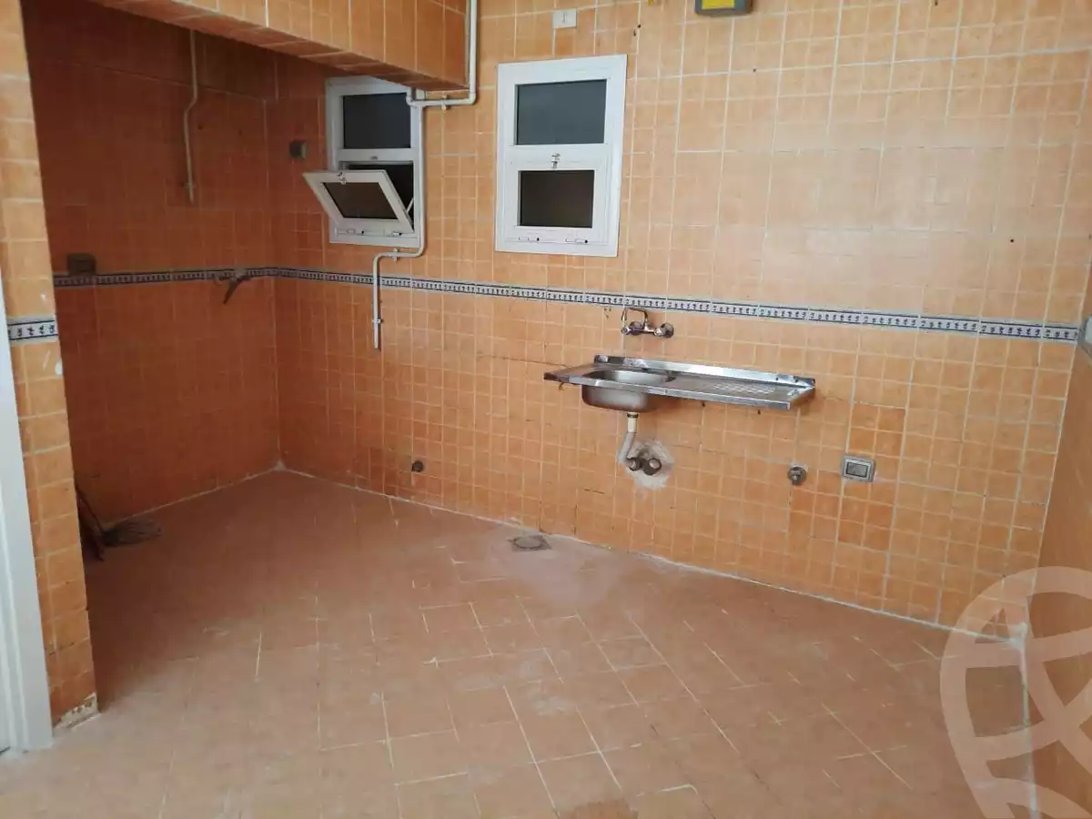 https://aqarmap.com.eg/ar/listing/3868871-for-sale-cairo-new-cairo-lrhb-city-phase-8