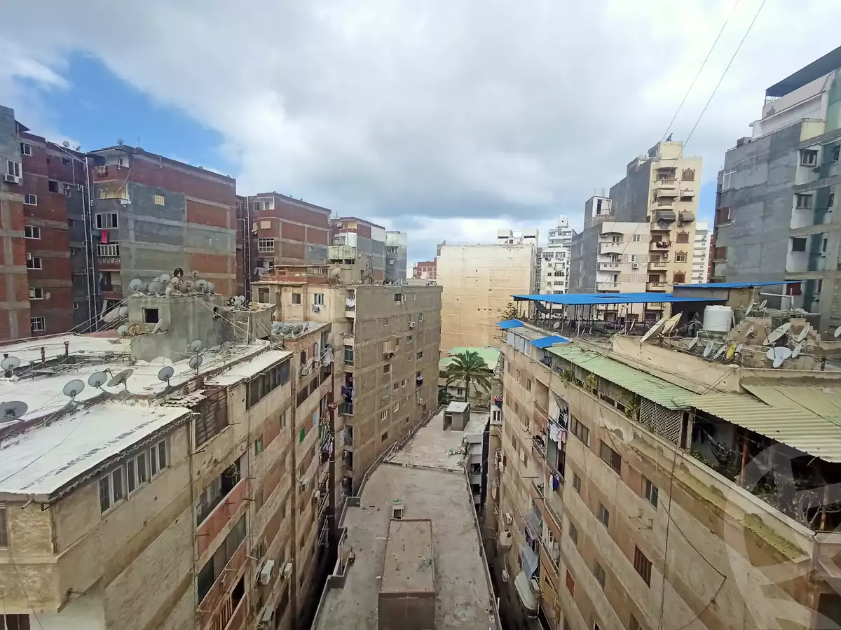 https://aqarmap.com.eg/ar/listing/3869649-for-sale-alexandria-ganaklis-shr-mrtdy-bsh