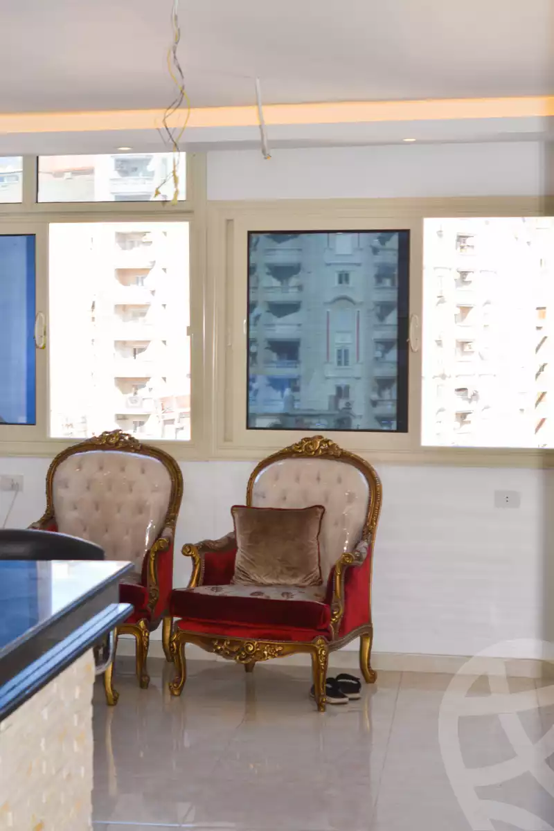 https://aqarmap.com.eg/ar/listing/3873327-for-sale-alexandria-cleopatra-shr-bw-qyr-tryq-lhry