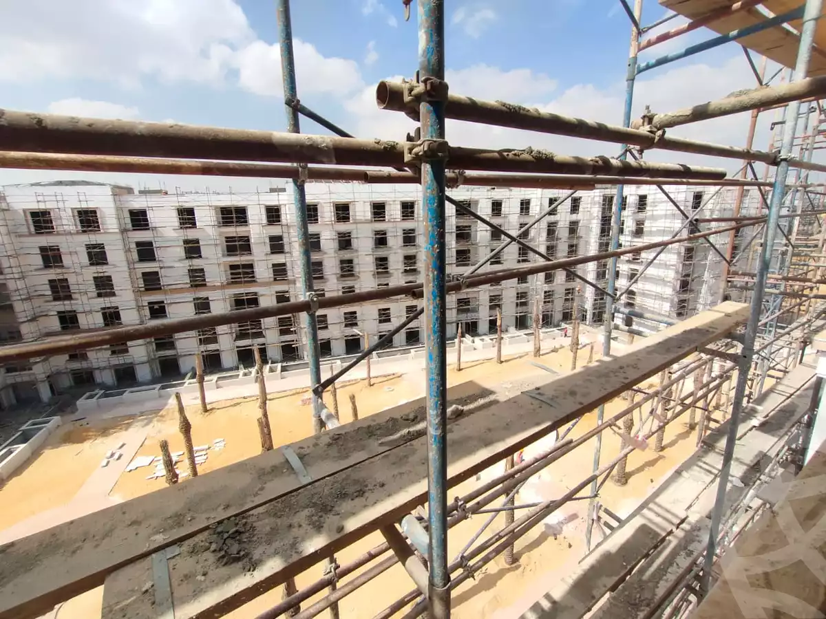 https://aqarmap.com.eg/ar/listing/3873490-for-sale-cairo-el-sheikh-zayed-city-compounds-kmbwnd-fyldj-wyst-dr-llttwyr