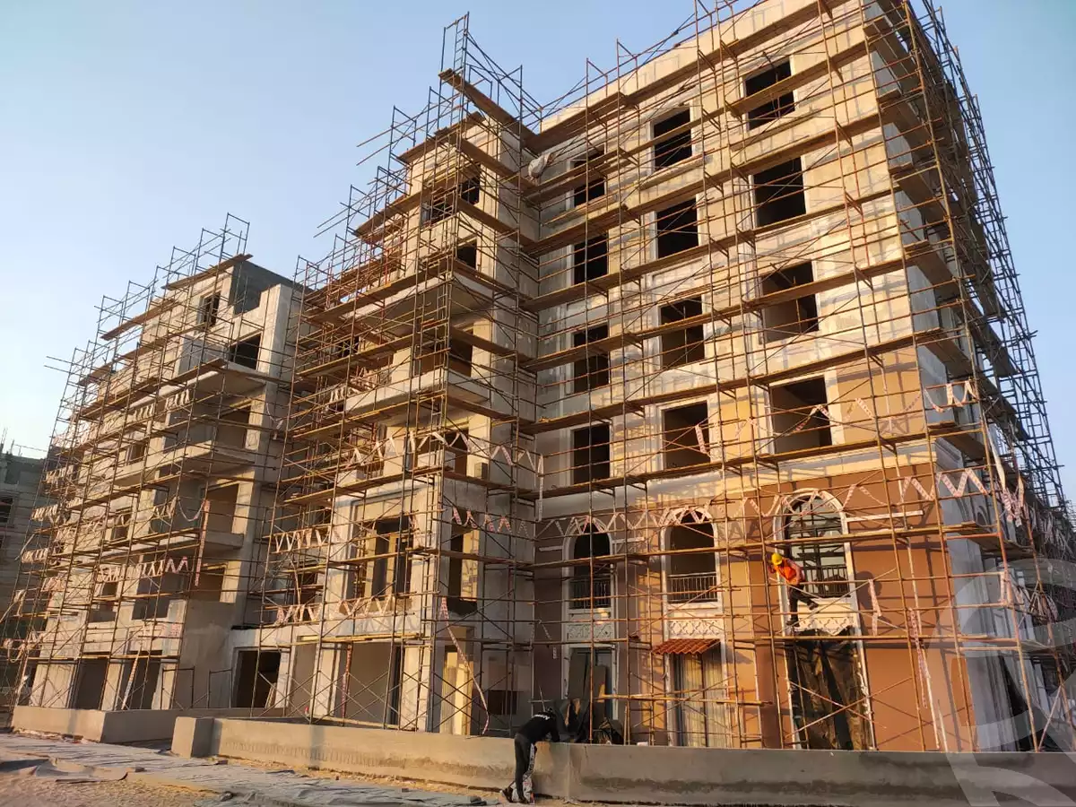 https://aqarmap.com.eg/ar/listing/3873490-for-sale-cairo-el-sheikh-zayed-city-compounds-kmbwnd-fyldj-wyst-dr-llttwyr