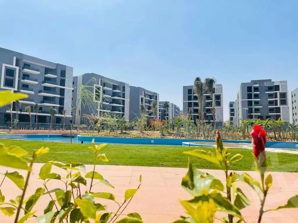 https://aqarmap.com.eg/ar/listing/3880521-for-sale-cairo-6th-of-october-compound-sun-capital