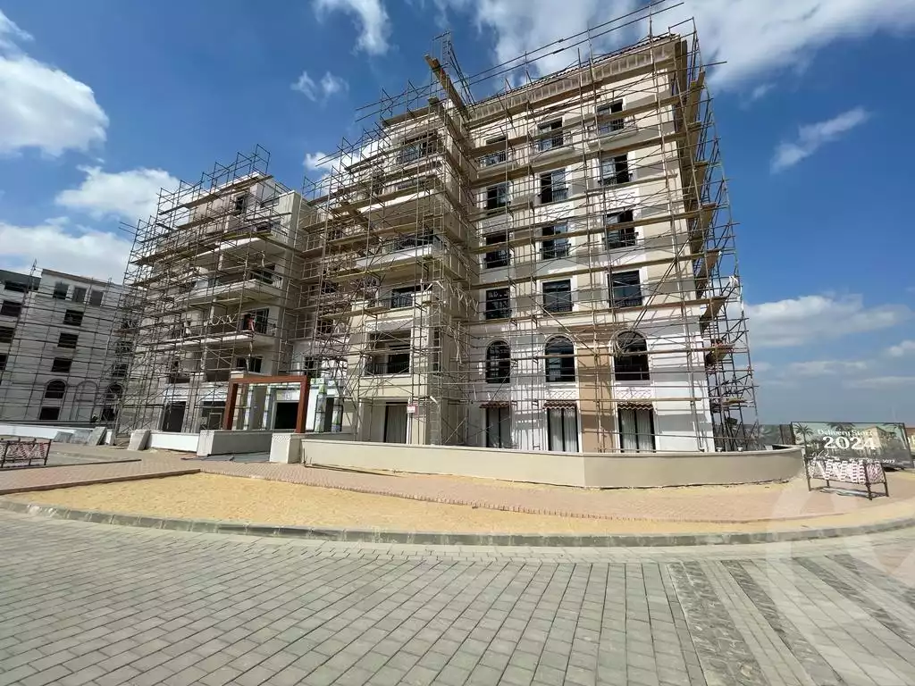 https://aqarmap.com.eg/en/listing/3881850-for-sale-cairo-el-sheikh-zayed-city-compounds-kmbwnd-fyldj-wyst-dr-llttwyr