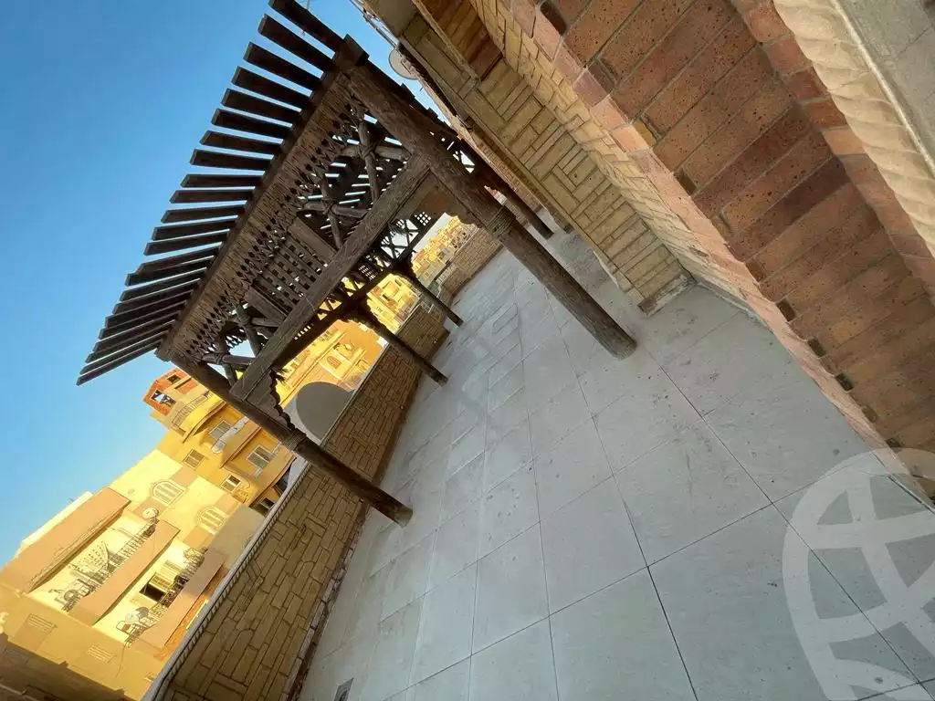 https://aqarmap.com.eg/ar/listing/3879681-for-sale-cairo-6th-of-october-el-ahyaa-neighborhood-2nd-divided-from-al-kafrawei-st